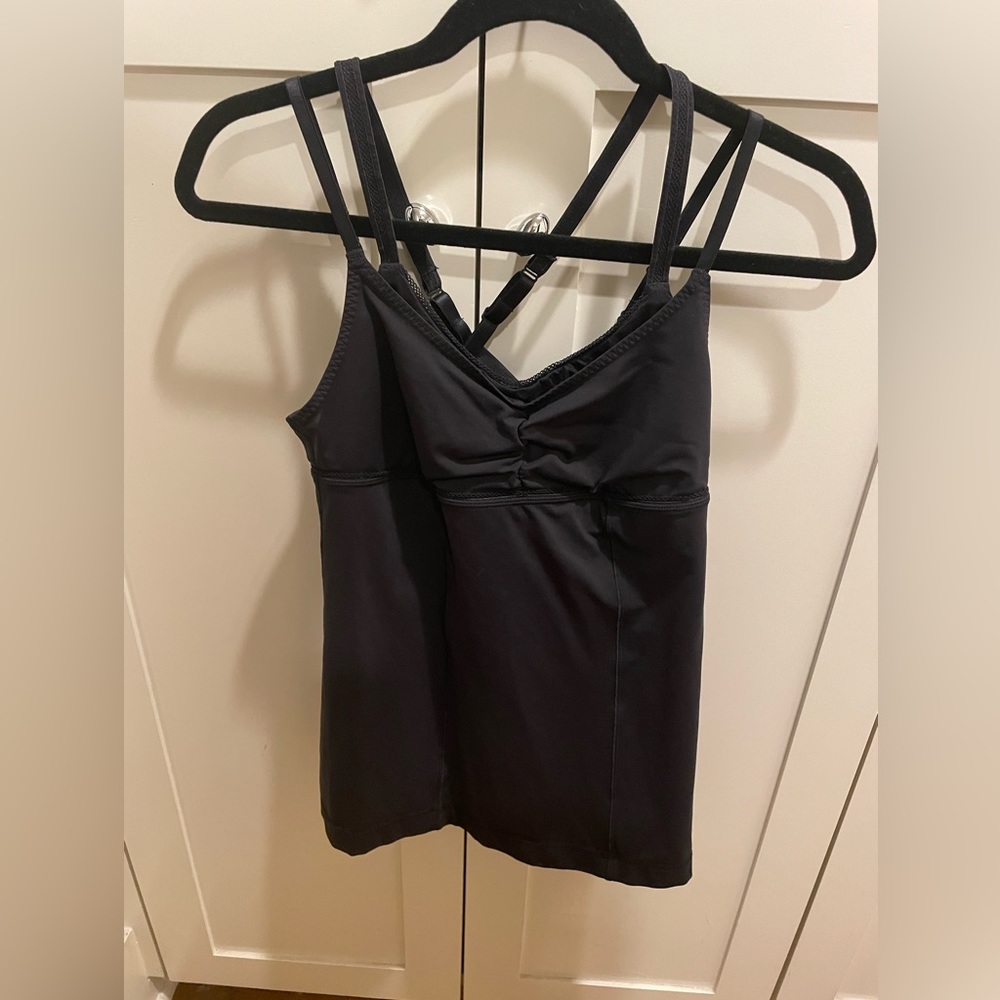 Lululemon black tank